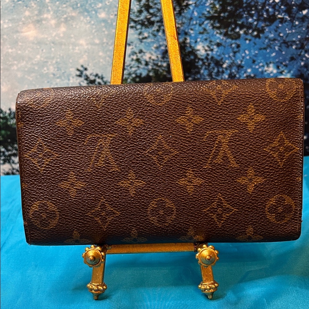 Louis Vuitton Brown Monogram Continental Wallet Very Good Condition - Picture 2 of 15